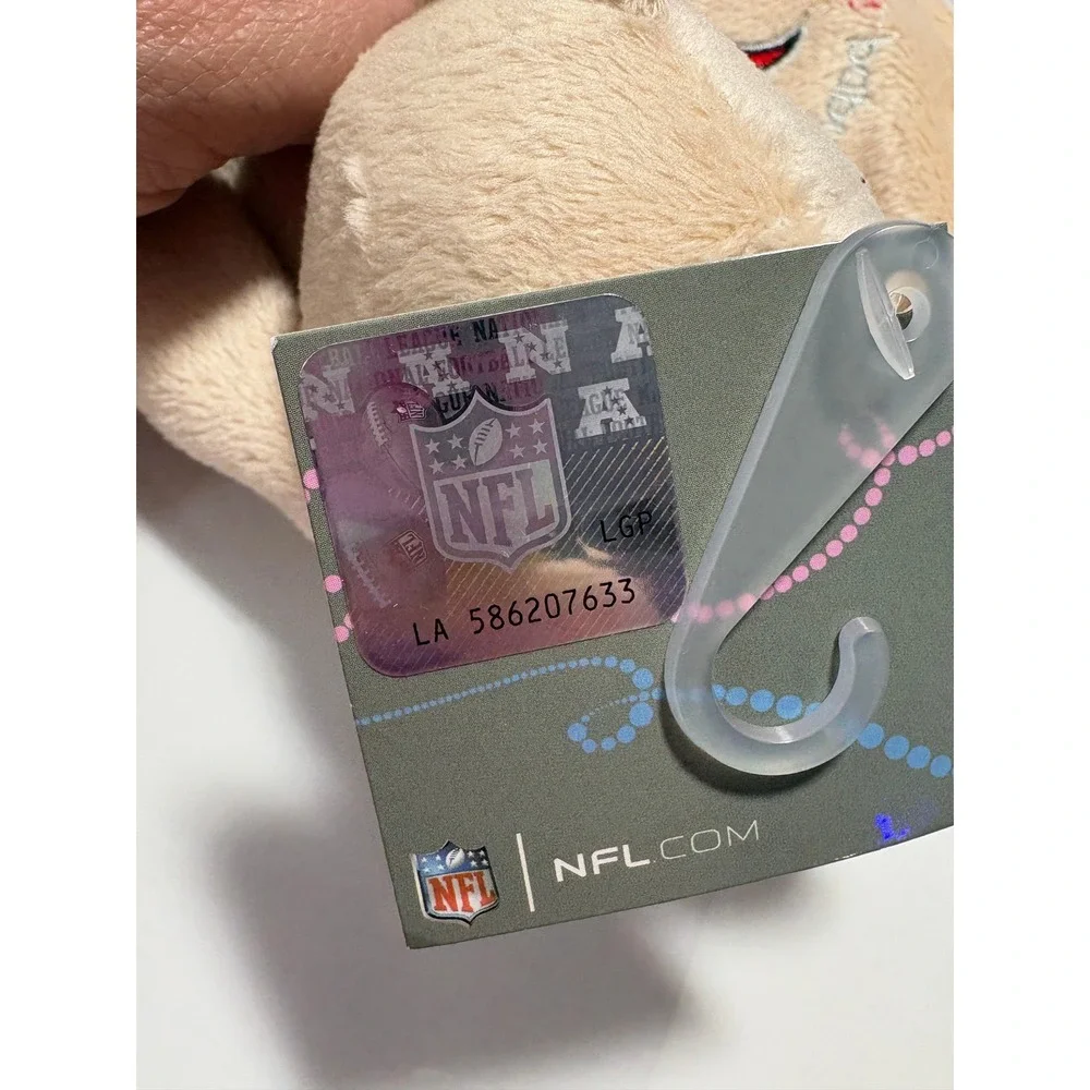 Baby Fanatic Tampa Bay Buccaneers NFL Security Bear Plush Blanket Tan White‎ NEW